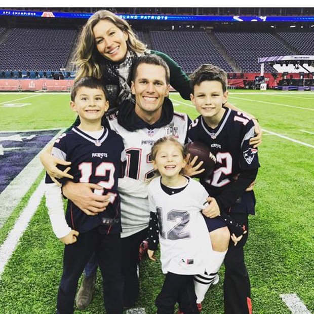 Tom Brady com os filhos e Gisele Bündchen (Foto: Reprodução/Instagram)
