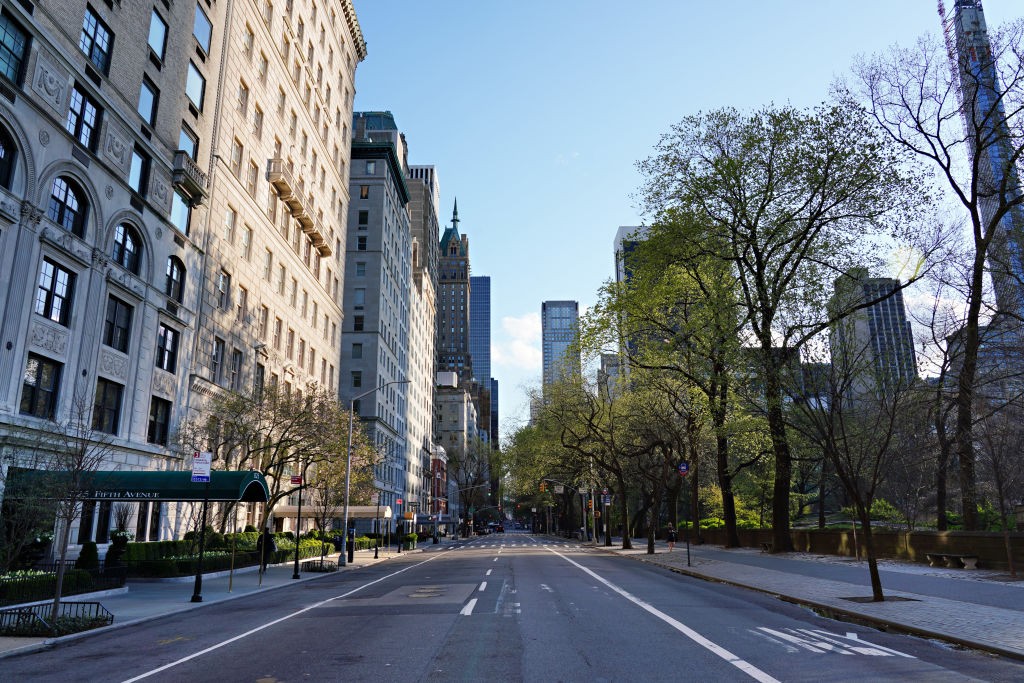 Em Nova York, ruas permanecem vazias por medidas de quarentena contra o coronavírus (Foto: Cindy Ord/Getty Images)