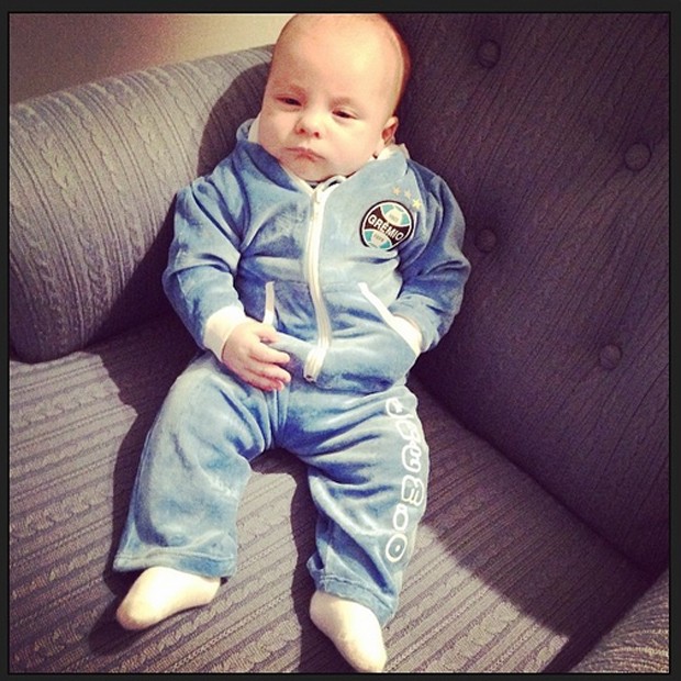 Alexandre com o uniforme do grêmio (Foto: Reprodução/Instagram)