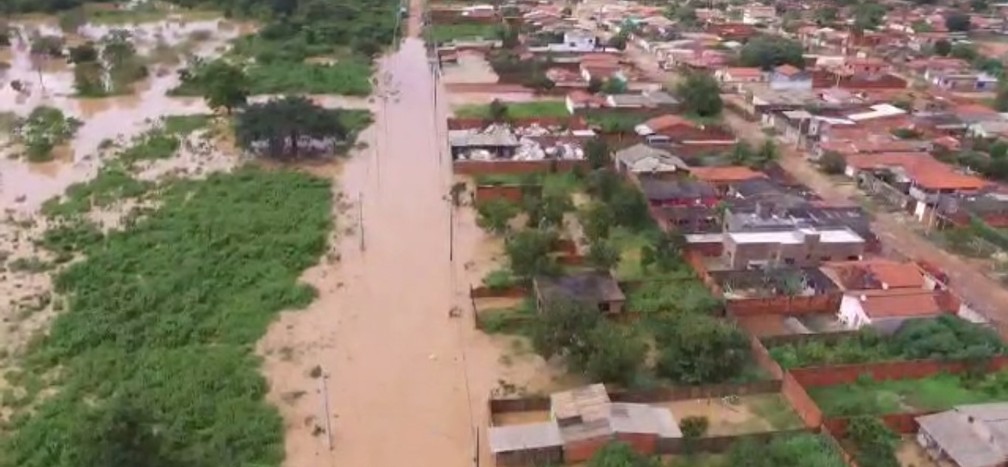 Pelo menos trs bairros ficaram alagados  — Foto: Prefeitura/Divulgao