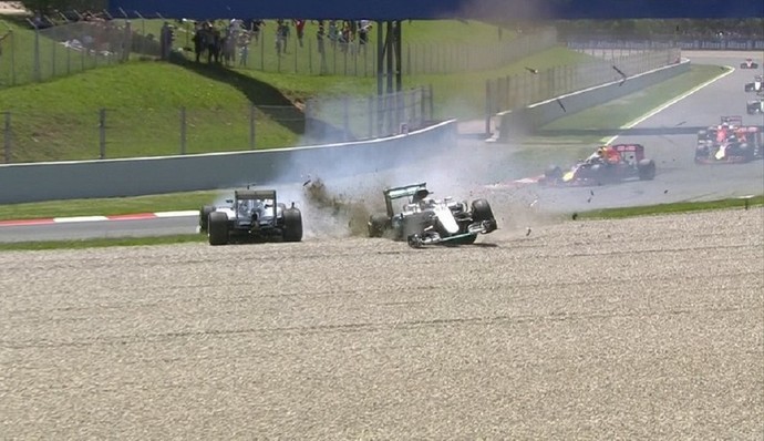 Frama batida Hamilton e Rosberg (Foto: Reprodução)