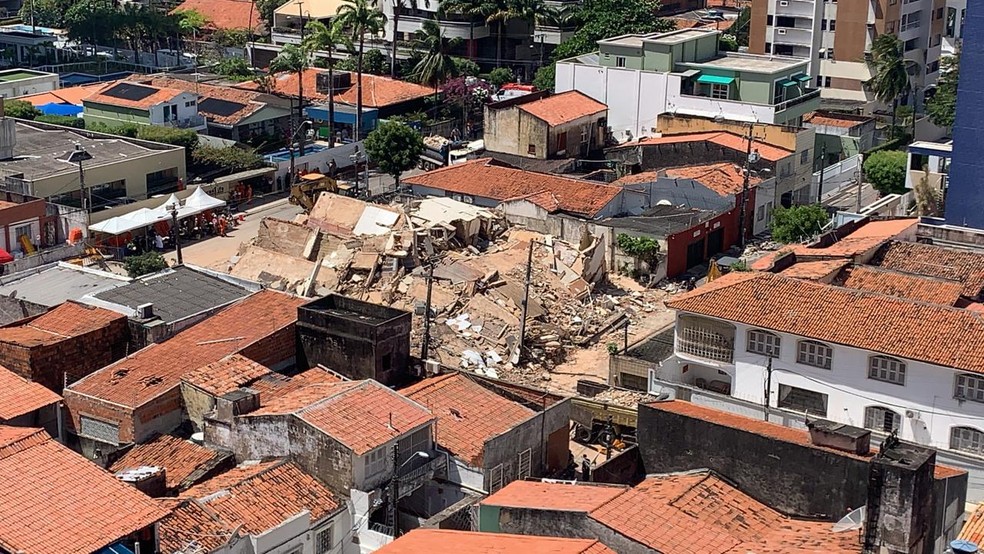 Edifício Andrea desabou em Fortaleza no dia 15 de outubro — Foto: José Leomar/ SVM