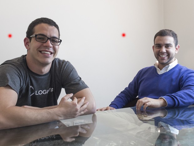 Carmelo Queiroz  e Pedro Renan  (de óculos), têm 26 anos e fundaram a própria empresa há 4. (Foto: Divulgação)