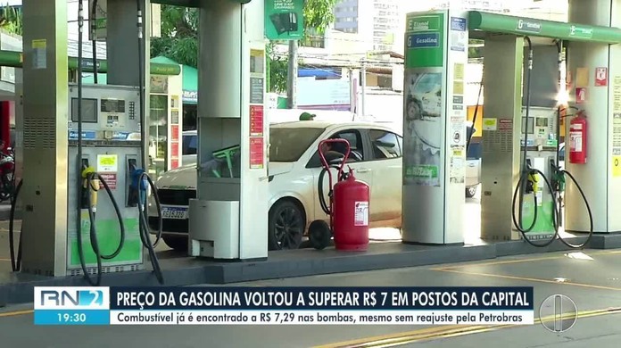 Gasolina volta a custar mais de R$ 7 em postos de combustíveis de Natal |  Rio Grande do Norte | G1