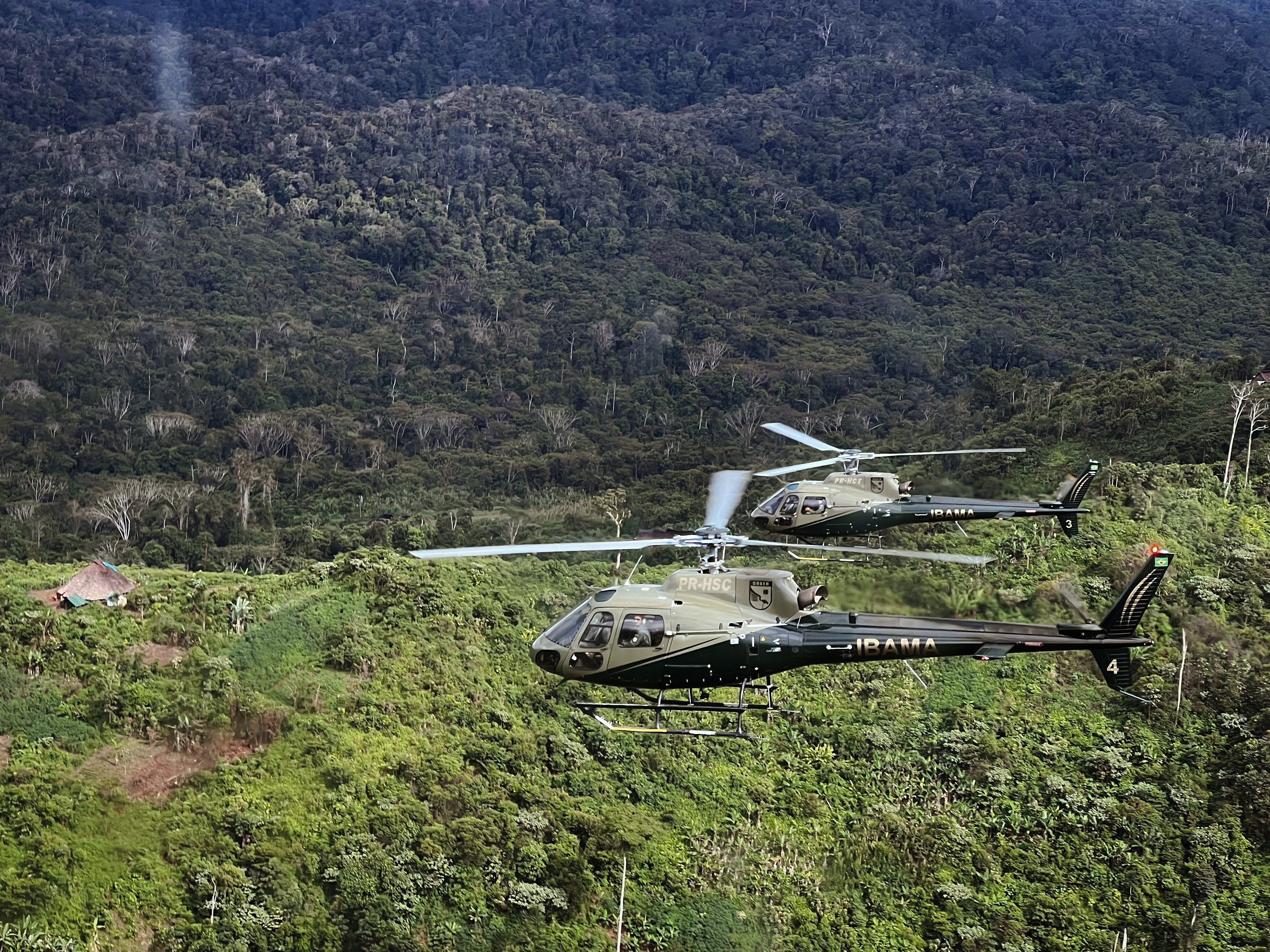 Marina Silva visita base atacada por garimpeiros na Terra Yanomami e cita 'degradação imensurável' no território