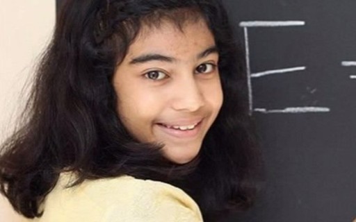 G1 - Garota de 12 anos 'supera' Einstein e tira nota máxima em teste de QI  - notícias em Educação