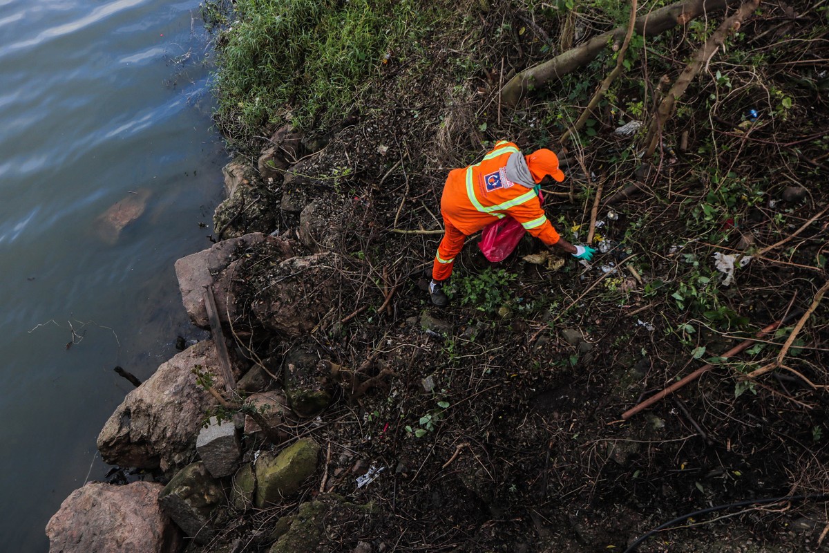 Em Quatro Dias 76 Toneladas De Lixo Sao Retiradas Do Guaiba Em Porto Alegre Rio Grande Do Sul G1