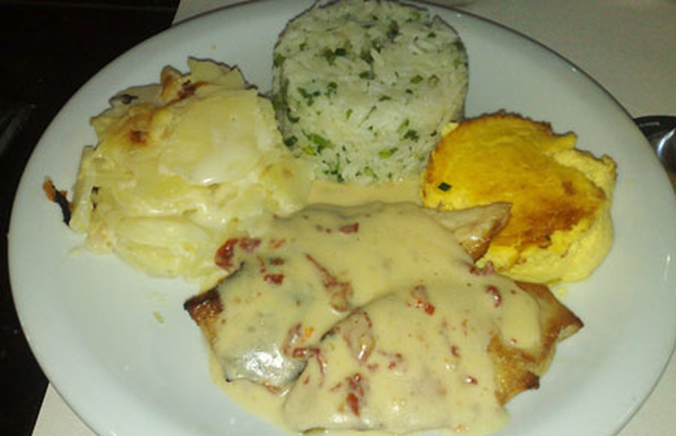 Peito De Frango Ao Molho Requeijão