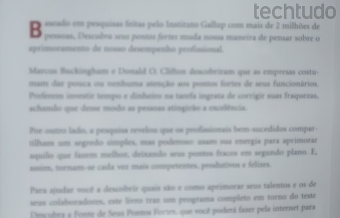 A câmera do Moto E não consegue focar nas letras em uma folha de papel (Foto: Laura Rezende /TechTudo) A câmera do Moto E não consegue focar nas letras em uma folha de papel (Foto: Laura Rezende /TechTudo)