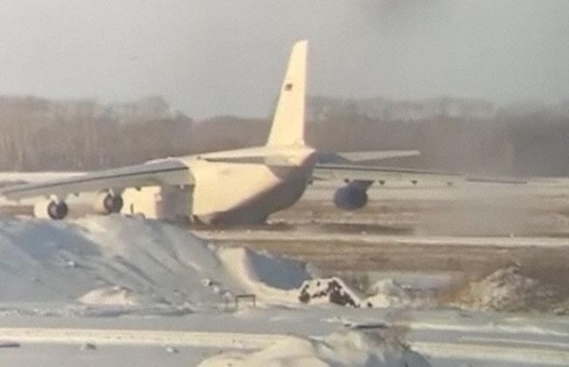 Antonov AN-124 Ruslan sofre avarias após pouso de emergência malsucedido (Foto: Reprodução/ The Aviation Herald)