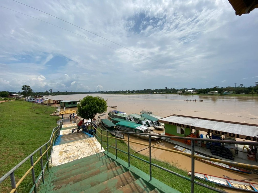 Nível do Rio Juruá, em Porto Walter, também está acima da cota de transbordo  — Foto: Macson Alves/Arquivo pessoal