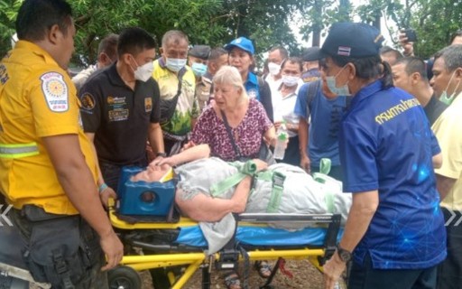 Alte Frau mit Hilfe eines Kindes gerettet, nachdem sie sich im Dschungel in Thailand verirrt hatte – Marie Claire Magazine