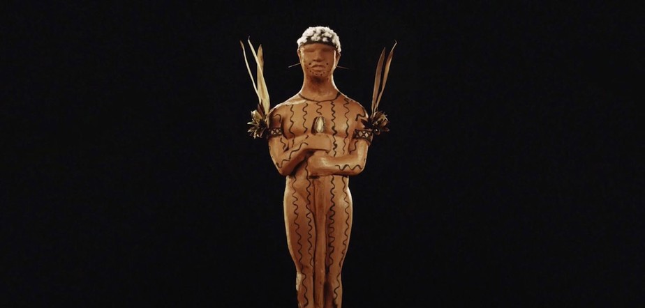 Estatueta no formato da divindade Omama