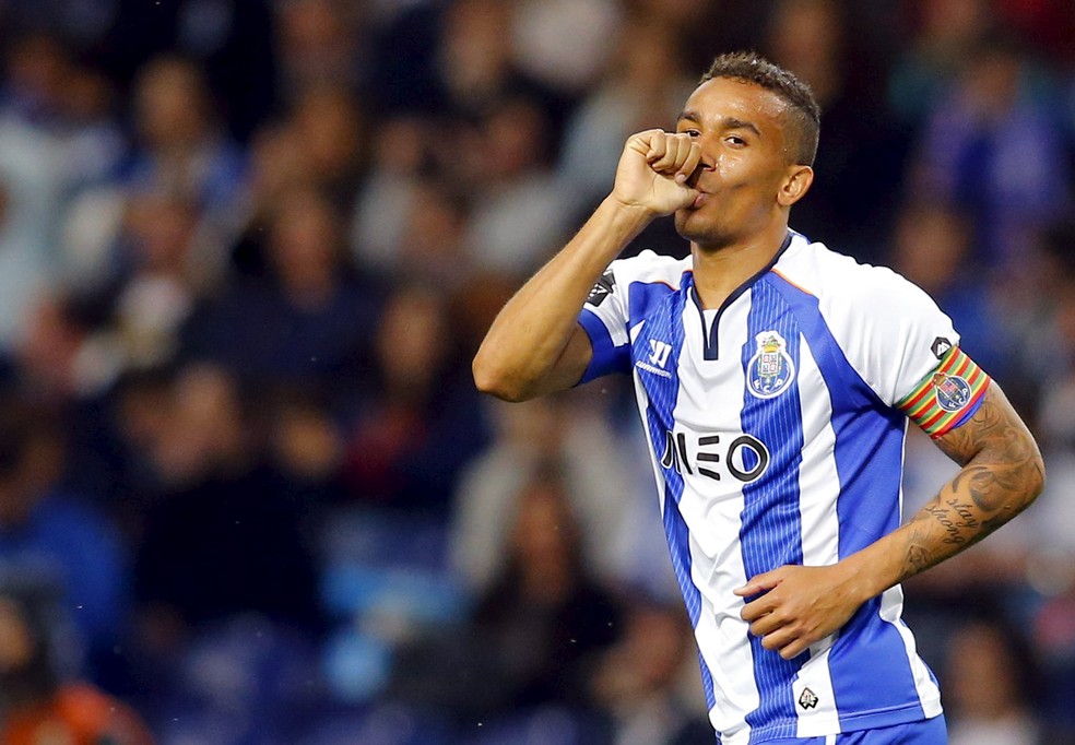 Fora da Copa, Danilo estava emprestado ao Porto em 2014 (Foto: Reuters)