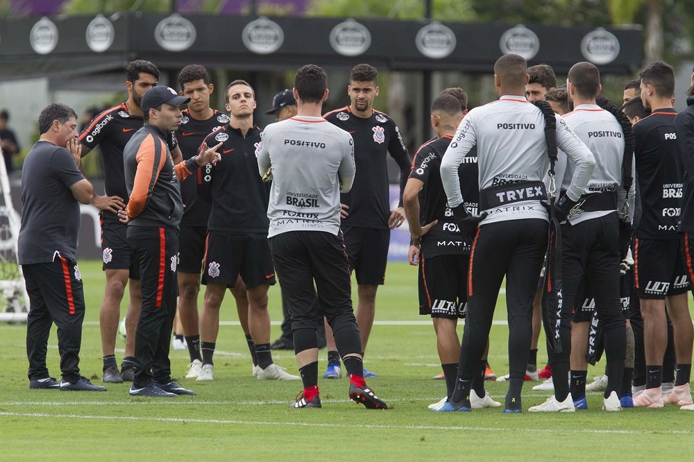 Jair Ventura diminui carga de trabalho, e Timão deve ter duas mudanças