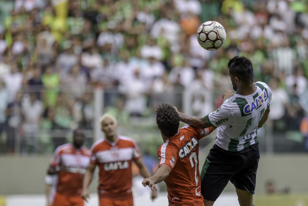Após primeiro tempo tenso, América-MG resolveu na etapa final (Foto: Mourão Panda)