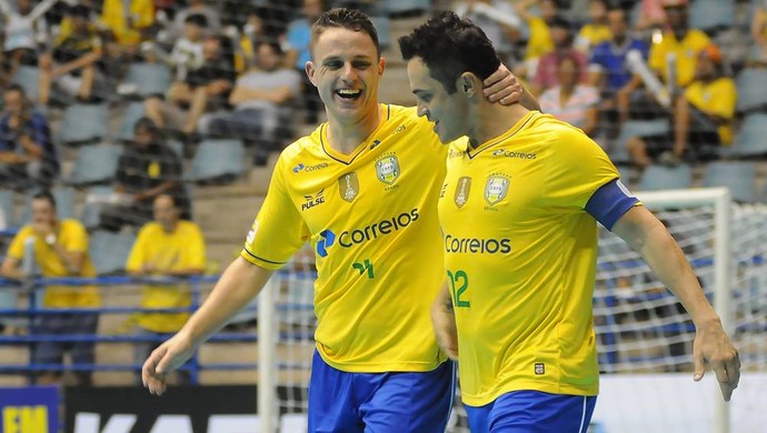 Três brasileiros concorrem ao prêmio de melhor jogador de futsal