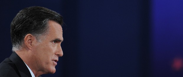 O candidato republicano Mitt Romney durante o debate desta segunda (22) (Foto: AFP)
