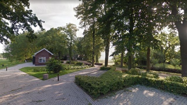 Os rumores atraíram dezenas de simpatizantes indesejados ao cemitério de Bodegraven (Foto: Google)
