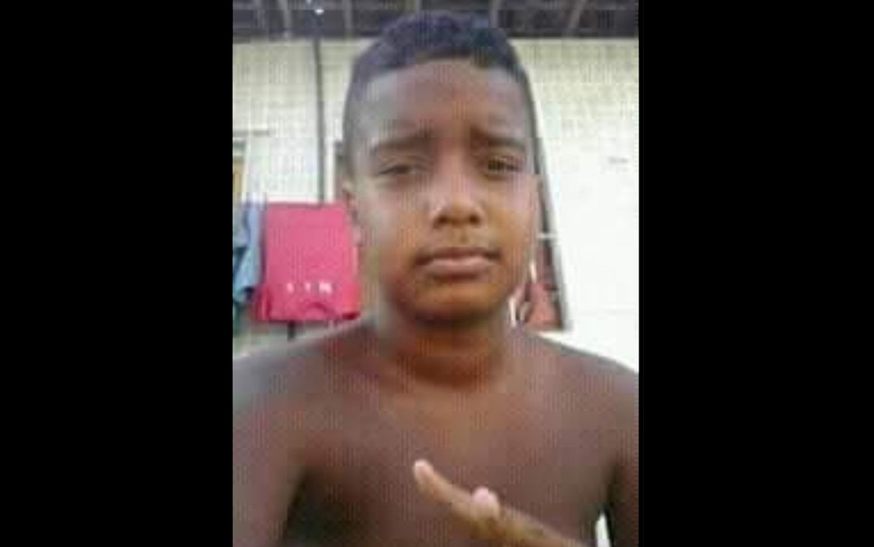 Everson dos Santos Oliveira, de 13 anos, foi atropelado por trem do metrÃ´ na Zona Sul do Recife e morreu (Foto: Acervo pessoal)