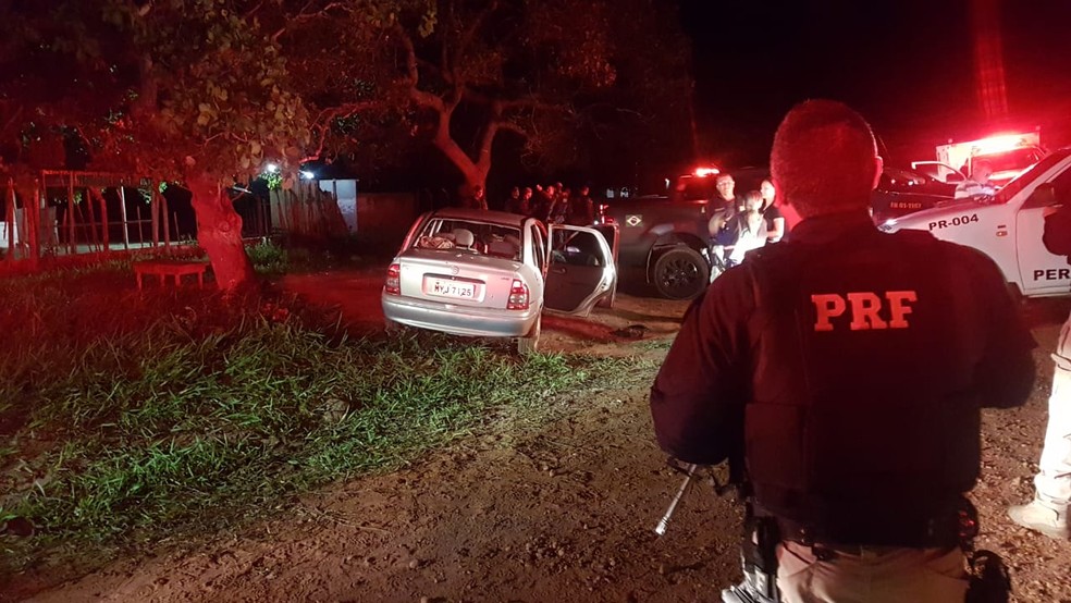 PRF recuperou veículo roubado durante o arrastão na fazenda que fica entre Natal e Ceará-Mirim — Foto: PRF/Divulgação