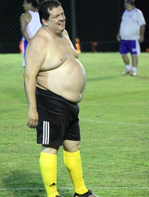 Lembra Dele? Com 145kg, ex-goleiro Serjão está mais leve nas peladas