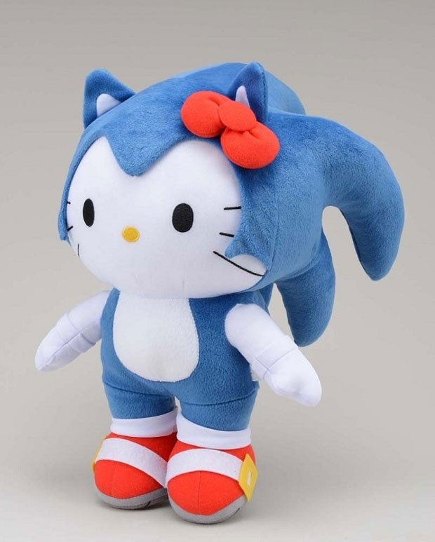 O bonequinho de pelúcia Hello Kitty Sonic, mistura dos personagens Sonic, dos games da Sega, e da Hello Kitty, personagem da Sanrio, começará a ser vendido no Japão no final de julho. (Foto: Divulgação)