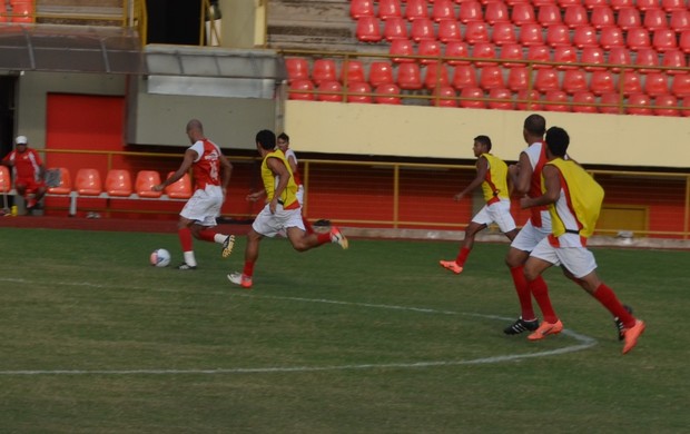 Rio Branco treina na Arena da Floresta antes da partida contra o Cuiabá (Foto: Wescley Camelo)