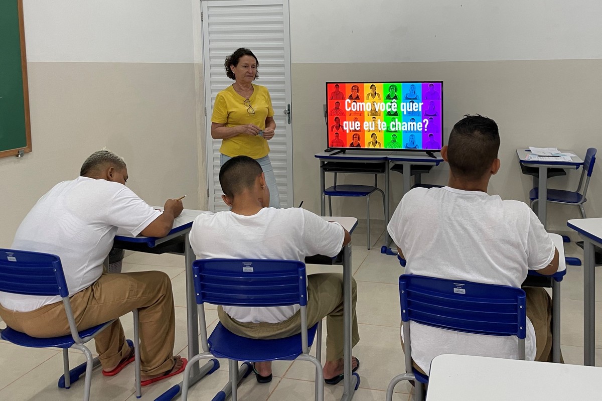 Em afronta ao preconceito, homens trans da Penitenciária Feminina de Tupi Paulista adotam nome social - Globo