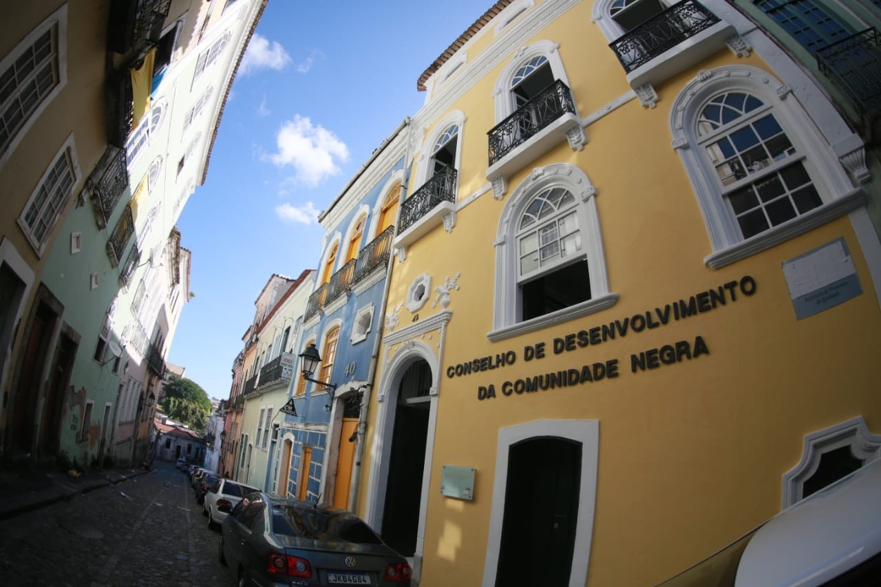 Sede do Conselho de Desenvolvimento da Comunidade Negra passa por revitalização e é entregue em Salvador