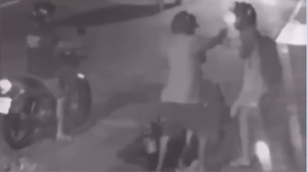 Mulher é baleada durante tentativa de assalto em Imperatriz; um dos suspeitos foi preso — Foto: Reprodução/ TV Mirante