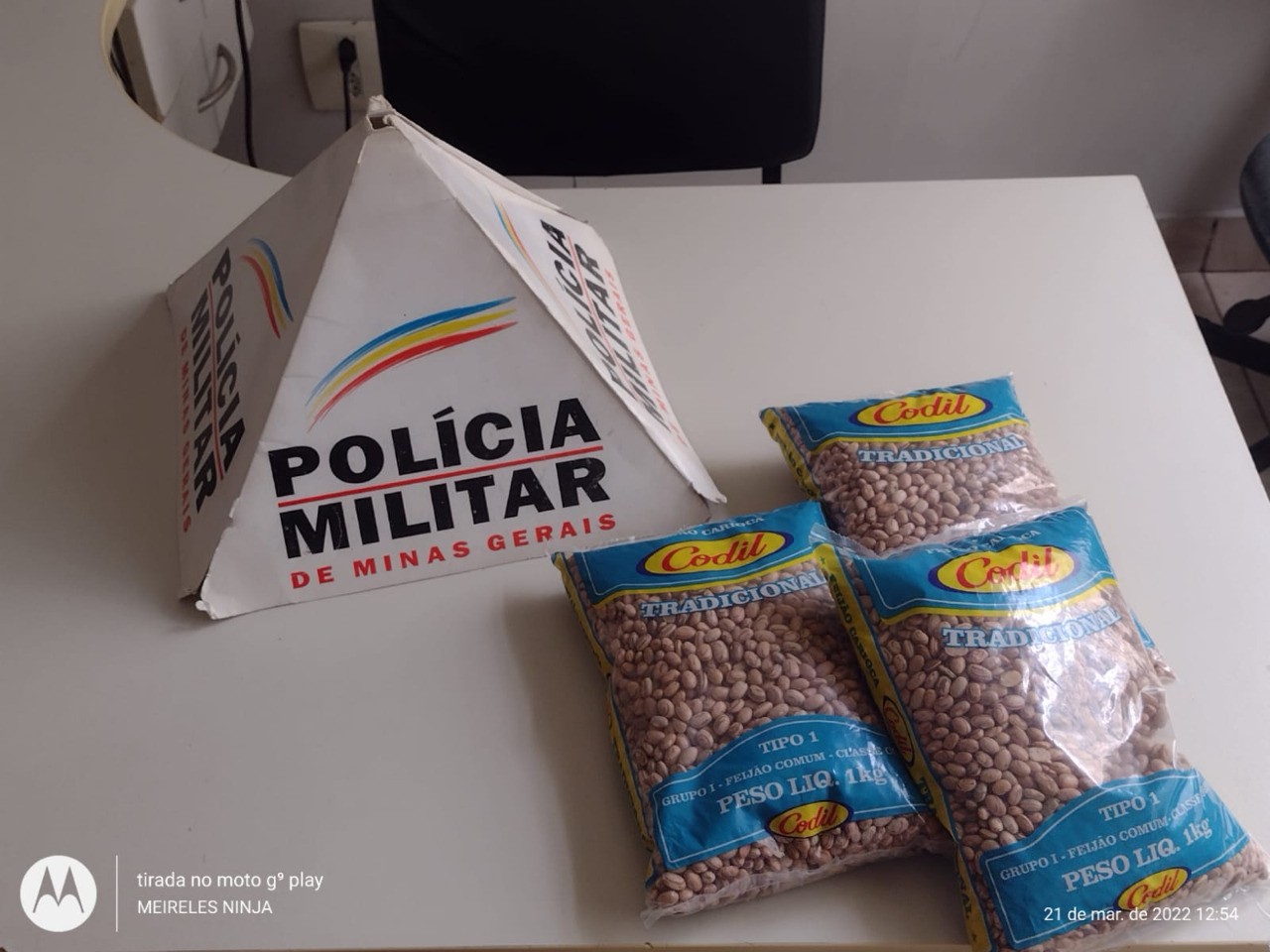 PM prende suspeito de furtar três pacotes de feijão em mercearia de Moema 