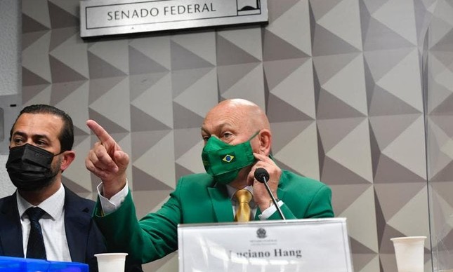 O advogado Beno Brandão e Luciano Hang na CPI da Covid  