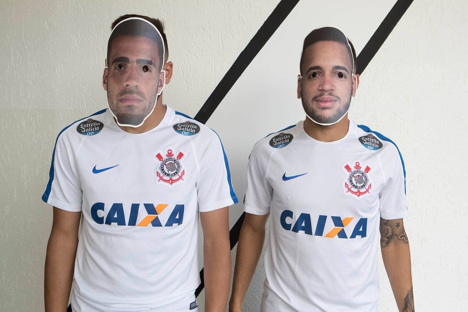 Provocações, gol, expulsão errada... Gabriel é protagonista em clássicos do Corinthians