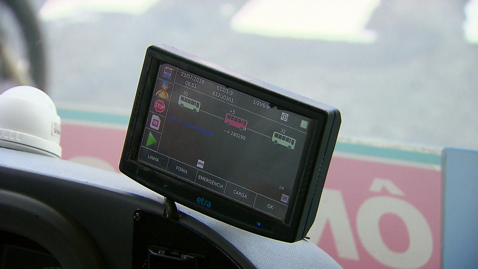 Equipamentos GPS foram implantados em ônibus do Recife, mas sistema de monitoramento segue sem funcionar (Foto: Reprodução/TV Globo)