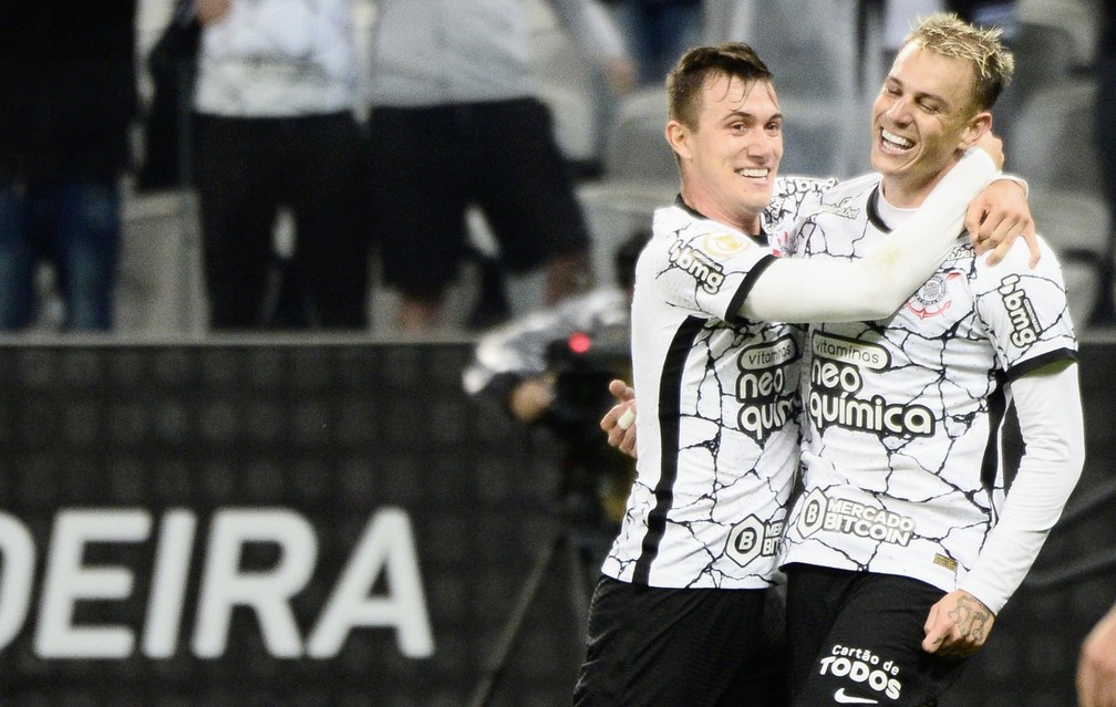 Artilheiro da noite, Guedes manda recado após hat-trick: 