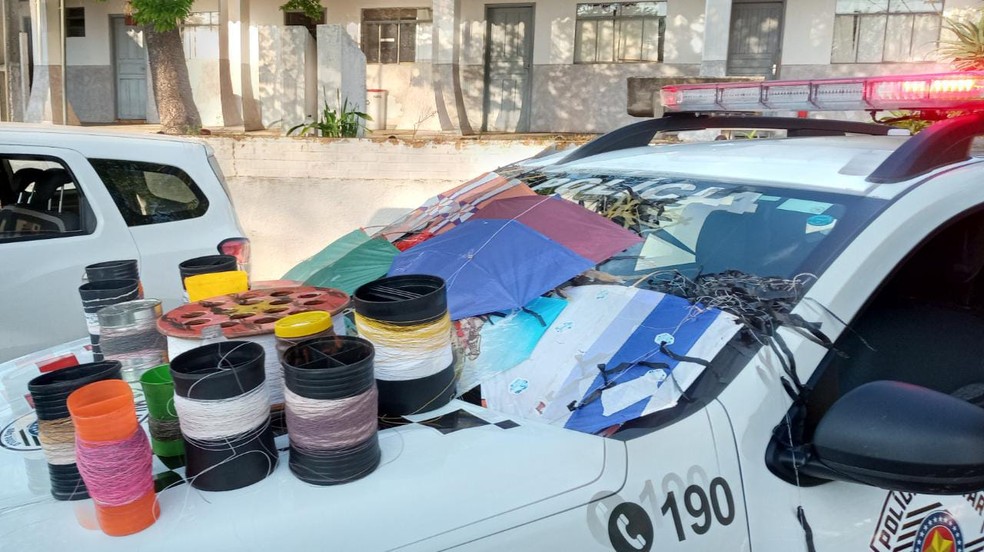 Apreensão de linhas cortantes foi feita em Capão Bonito (SP) — Foto: Divulgação