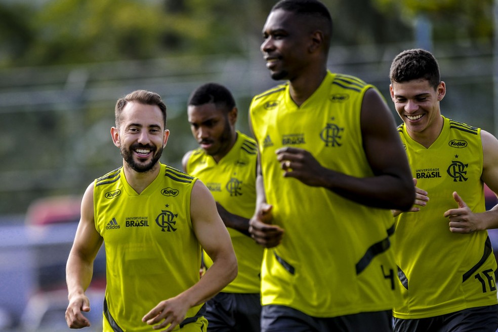 Everton Ribeiro e Juan, Flamengo &mdash; Foto: Alexandre Vidal/Flamengo