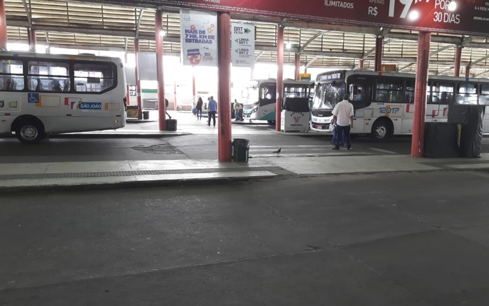 Após pagamento de salários, rodoviários de Feira de Santana encerram paralisação e ônibus voltam a circular — Foto: Divulgação/SMTT