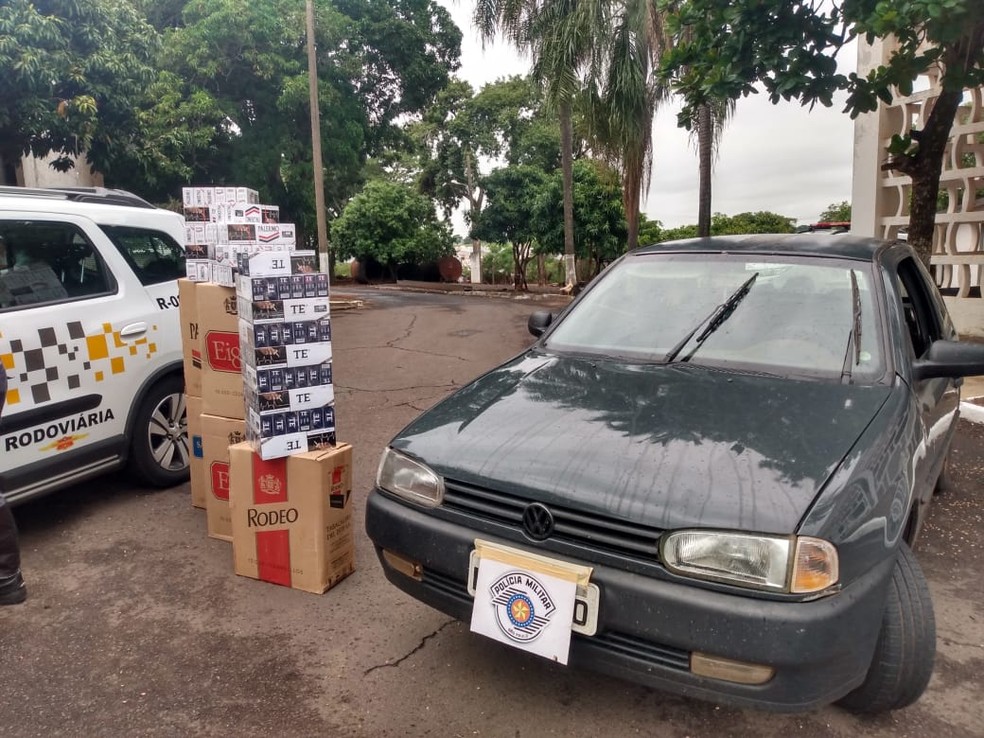 Carga de cigarros contrabandeados foi apreendida em Santa Mercedes — Foto: Polícia Militar Rodoviária