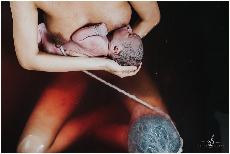 Foto premiada pelo concurso Birth Becomes Her  (Foto: Chiara Doveri Photography)