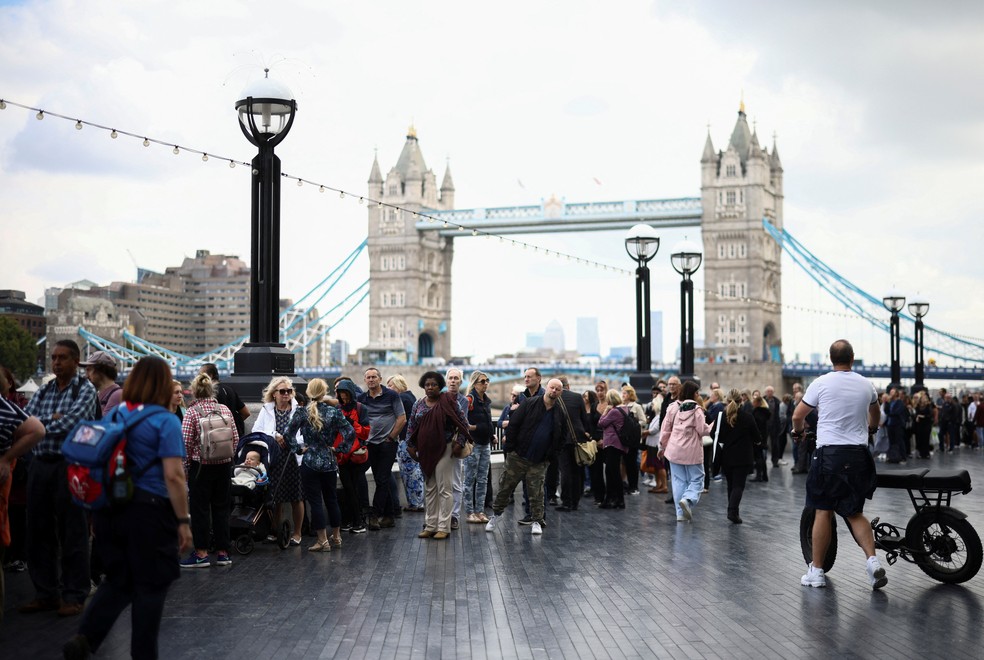Velório da rainha Elizabeth II tem fila — Foto: Henry Nicholls/Reuters