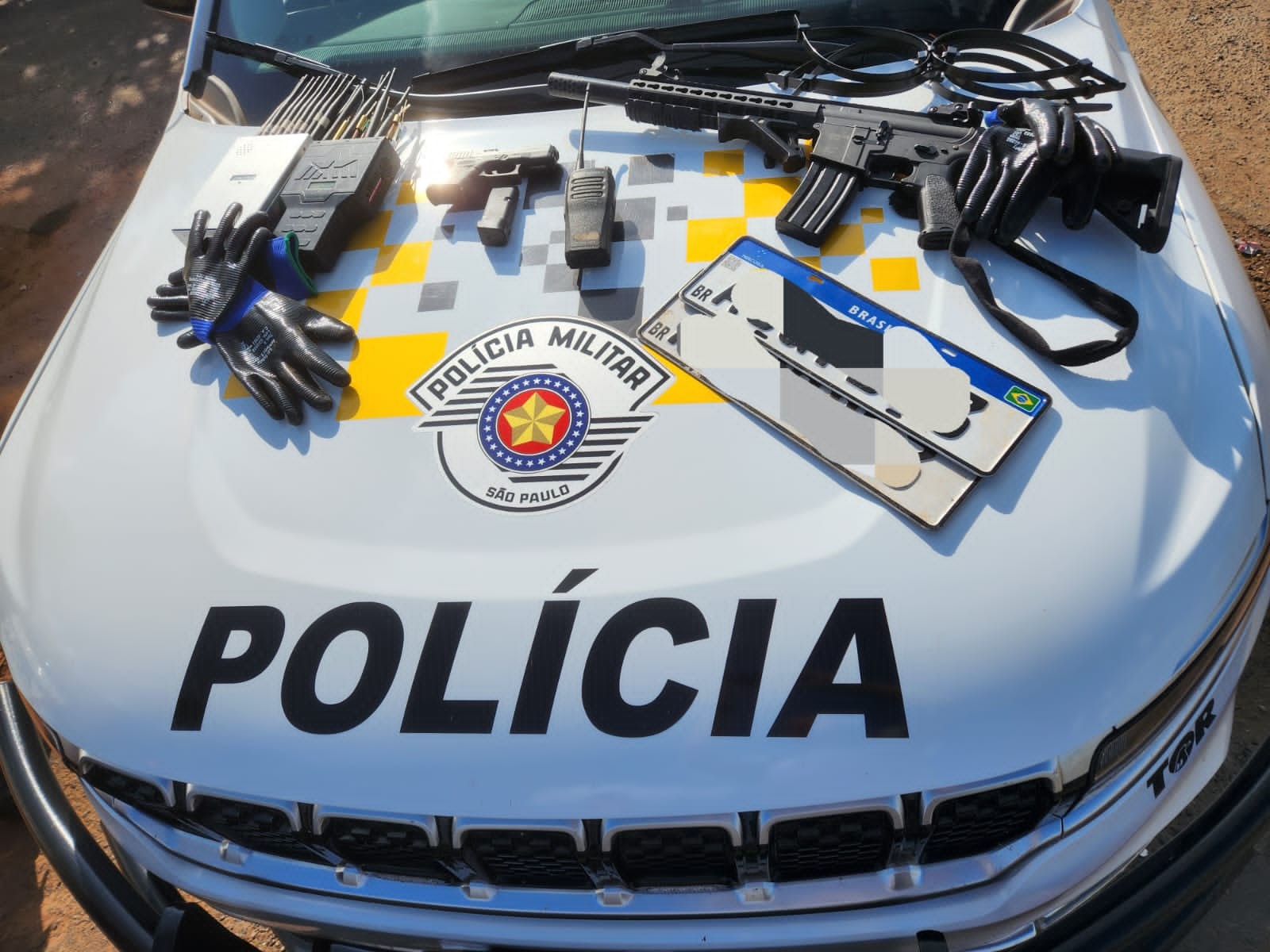 Polícia prende oito pessoas e impede roubo de carga na rodovia Anhanguera em Porto Ferreira 