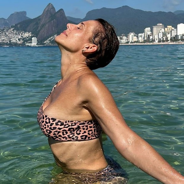 Andréa Veiga fala da paixão por praia: Sou leonina e solar (Foto: Reprodução/Instagram)
