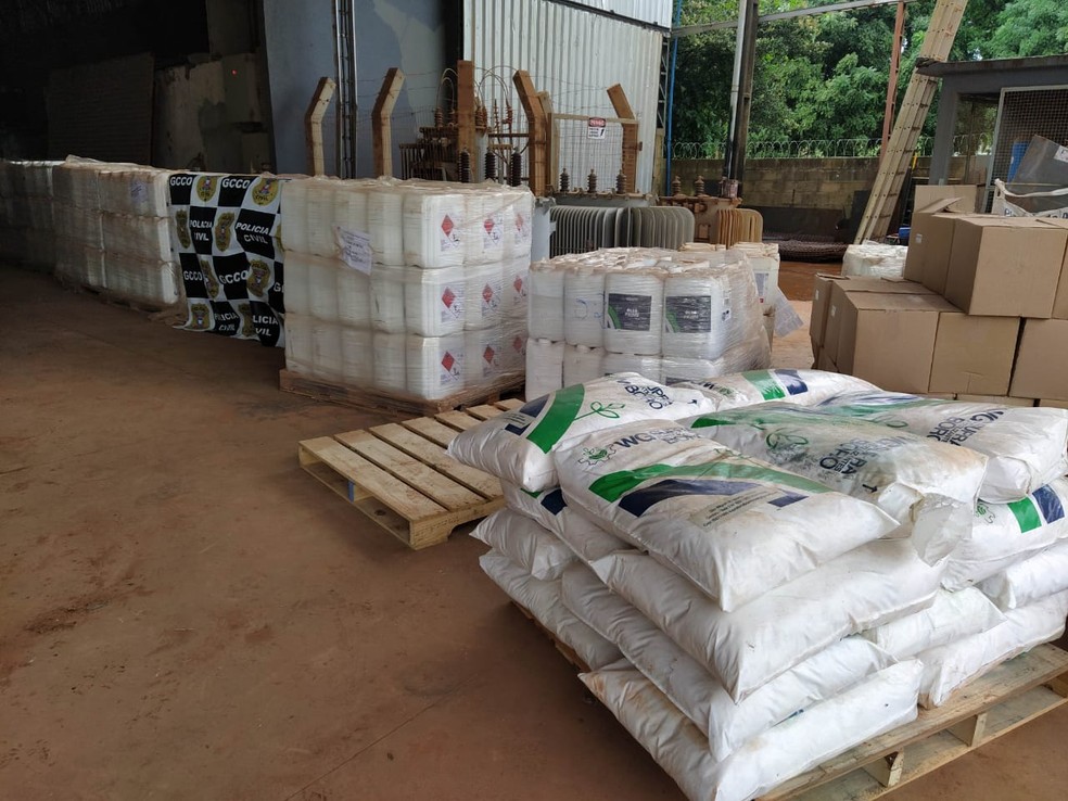 Agrotóxicos foram apreendidos durante ação da Polícia e Ministério da Agricultura — Foto: Polícia Civil