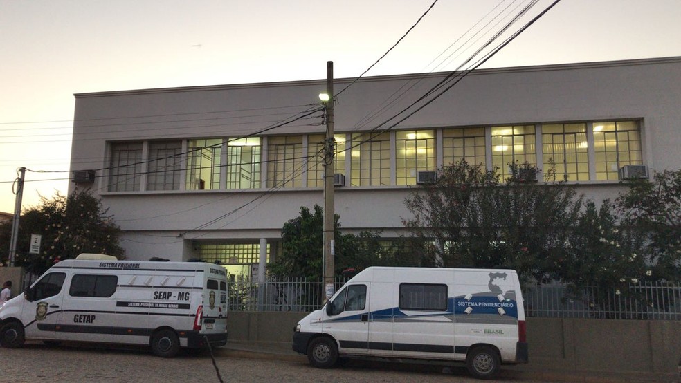 PetiÃ§Ã£o foi protocolada em fÃ³rum da comarca de Francisco SÃ¡ (Foto: Arquivo Pessoal)
