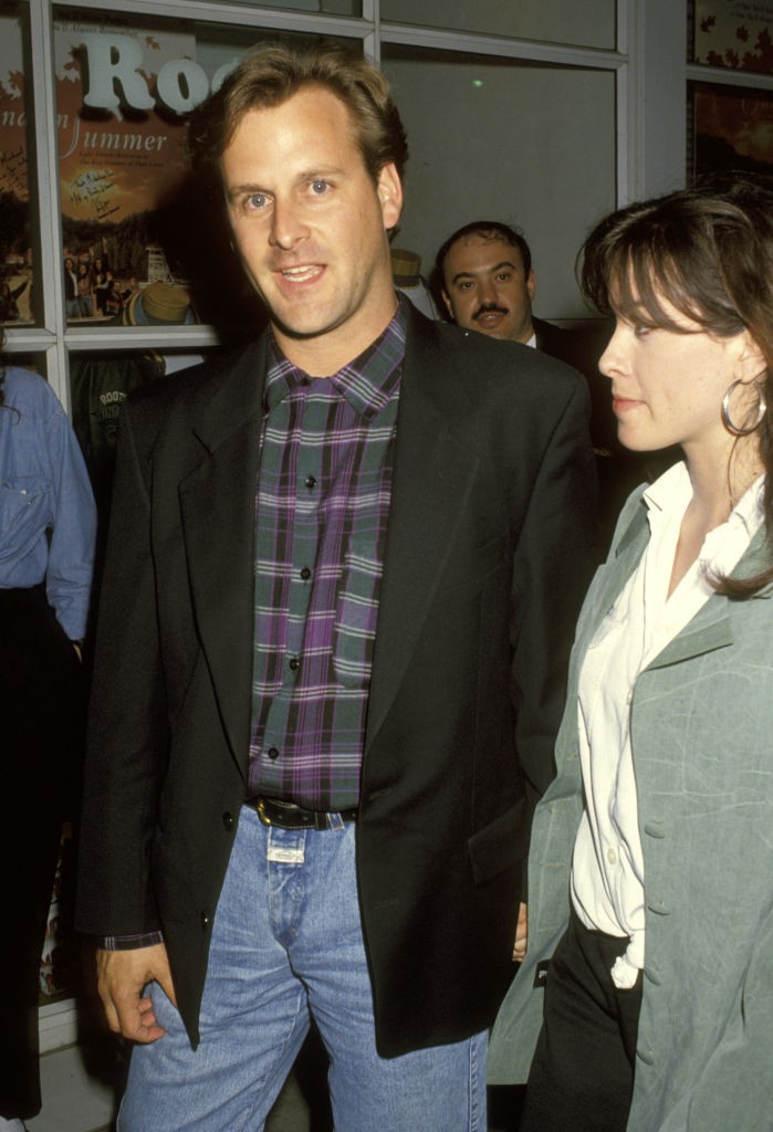 Dave Coulier e Alanis Morissette em 1993 (Foto: Getty Images)