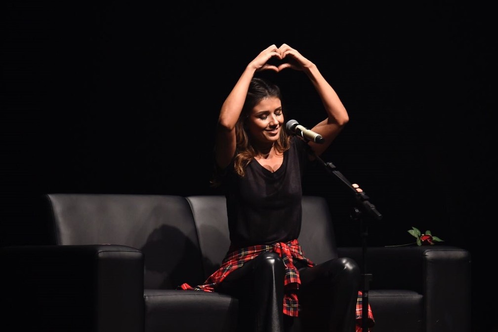 Paula Fernandes durante turnê Acústico (Foto: Divulgação)