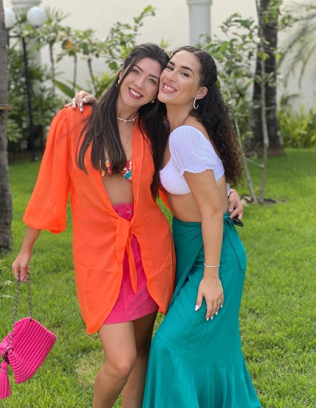 Lívian Aragão (dir) e amiga (Foto: Reprodução/Instagram)