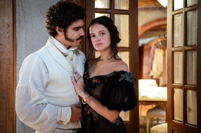 Na novela Novo Mundo, Domitila de Castro é interpretada pela atriz Agatha Moreira (Foto: Raquel Cunha/Globo)